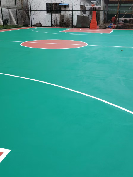 温州 球场长期使用易出现地面开裂
